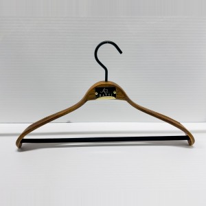 B 205B                      44CM 44,3.5 - WOODEN HANGERS JACKET HANGERS  $i