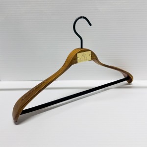 B 205B                      44CM 44,3.5 - WOODEN HANGERS JACKET HANGERS  $i