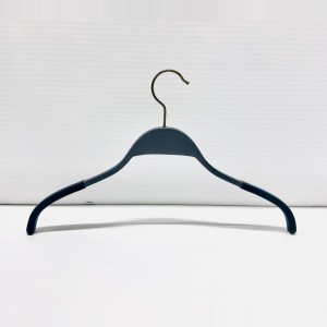 B 304                      40CM 40.1,4 - WOODEN HANGERS SHIRT-BLOUSE HANGERS  $i