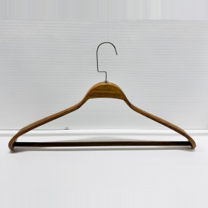 E 106B                    48CM 48.4,5 - WOODEN HANGERS JACKET HANGERS  $i