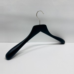 WOODEN HANGERS JACKET HANGERS NA 4040                40CM 