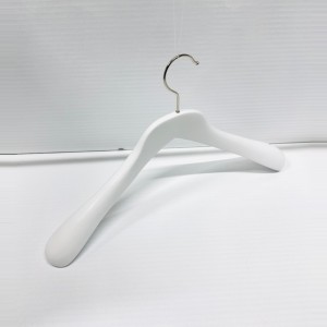 NA 4555                  45CM 45,5.5 - WOODEN HANGERS JACKET HANGERS  $i