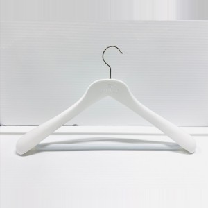 NA 4555B               45CM  45,5.5 - WOODEN HANGERS JACKET HANGERS  $i