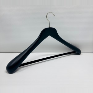 NA 4555B                  45CM 45,5.5 - WOODEN HANGERS JACKET HANGERS  $i