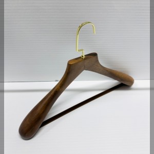 NA/K 4455B            44CM 44,5.5 - WOODEN HANGERS JACKET HANGERS  $i