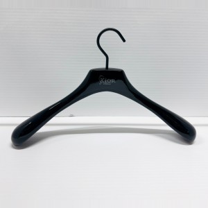 NA/T2 4565             45CM 45,6.5 - WOODEN HANGERS JACKET HANGERS  $i