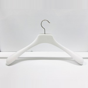 NA/T2 4565           45CM 45,6.5 - WOODEN HANGERS JACKET HANGERS  $i