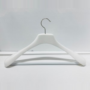 NA/T2 4565B          45CM 45,6.5 - WOODEN HANGERS JACKET HANGERS  $i