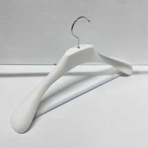 NA/T2 4565B          45CM 45,6.5 - WOODEN HANGERS JACKET HANGERS  $i