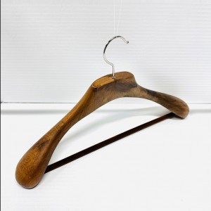 NA/T2 4565B         45CM 45,6.5 - WOODEN HANGERS JACKET HANGERS  $i