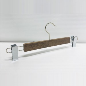 P 426                   WALNUT 37-41,1.4 - WOODEN HANGERS TROUSERS-SKIRT HANGERS  $i